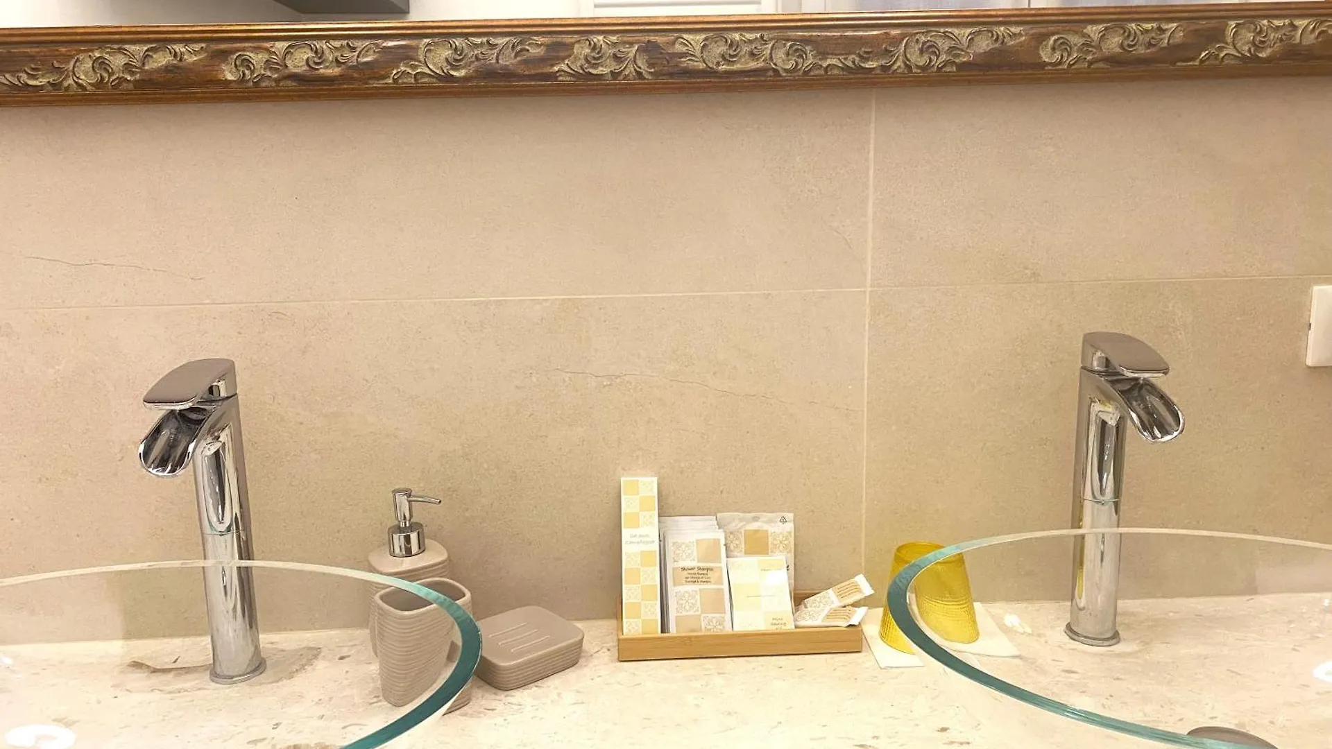 بيت ضيافة Your House Rooms جنوة