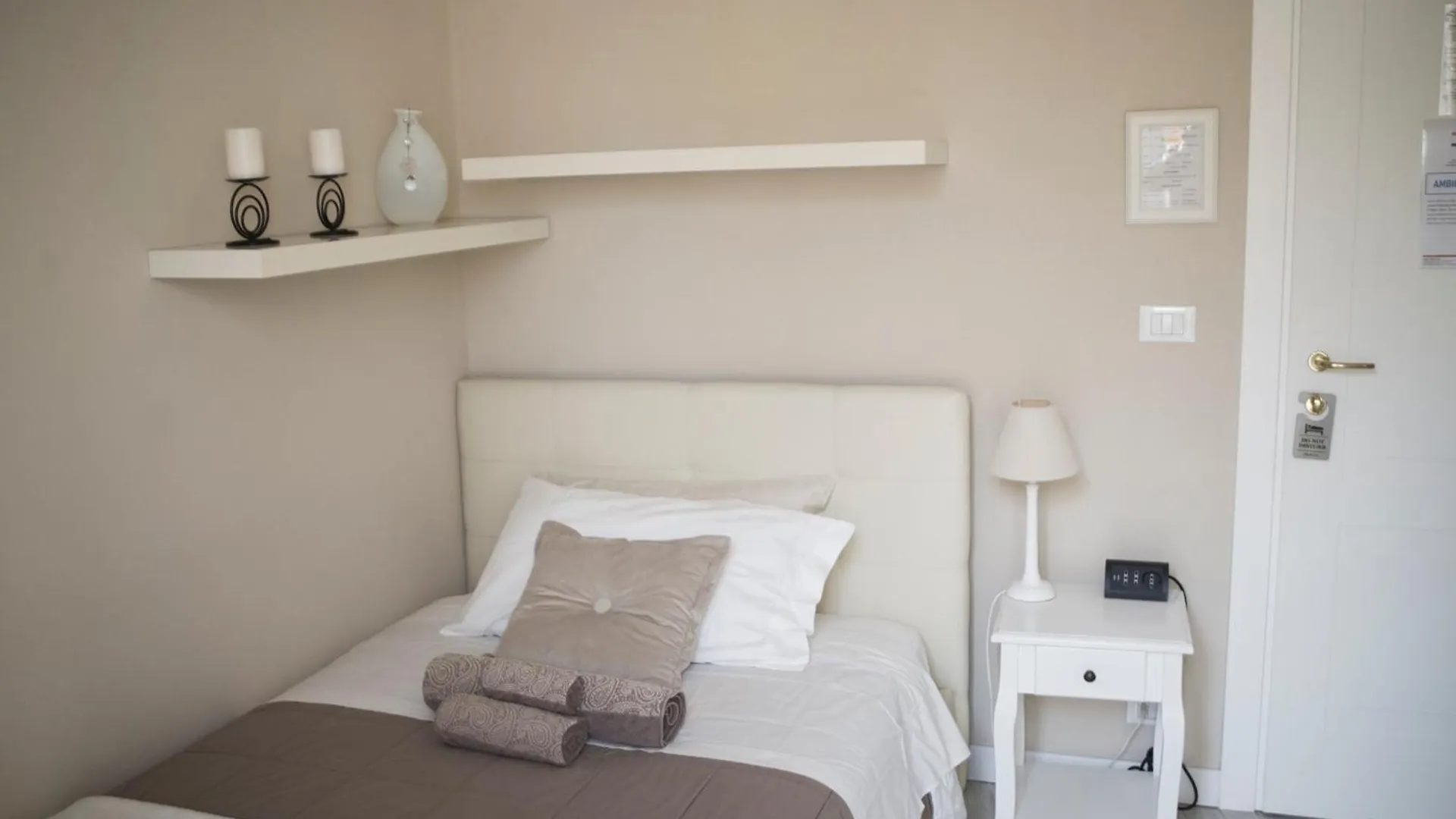 بيت ضيافة Your House Rooms جنوة